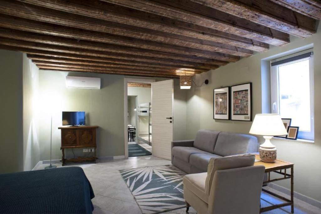 Central, Family-Friendly, Washing Machine, 200M To Aquarium And Metro, 300 Mbps Internet Genoa Luaran gambar