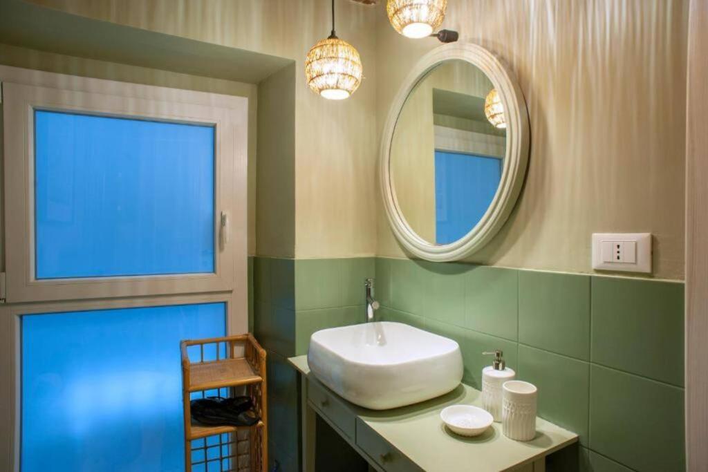 Central, Family-Friendly, Washing Machine, 200M To Aquarium And Metro, 300 Mbps Internet Genoa Luaran gambar